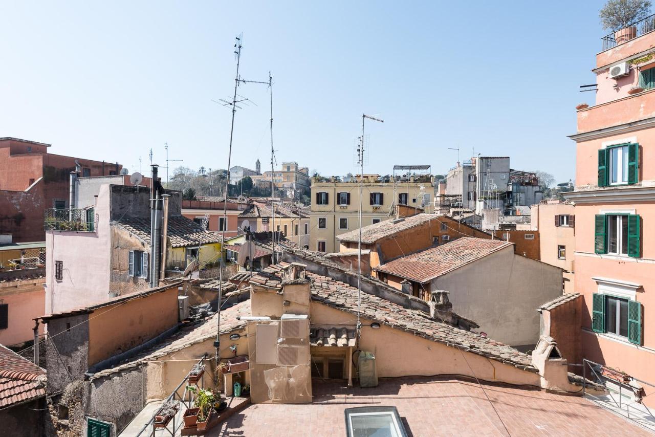 Idyllia Lighty Flat With Views In Trastevere Rome Bagian luar foto